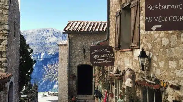 gourdon village