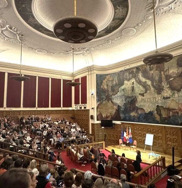 amphitheatre centre universitaire mediterraneen nice