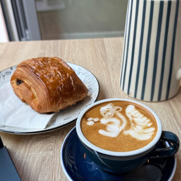 eburnie coffee shop nice