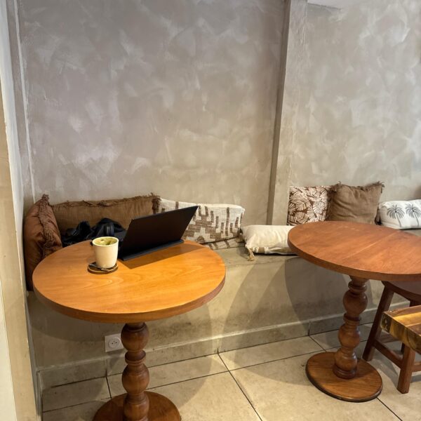 maluna coffee shop nice