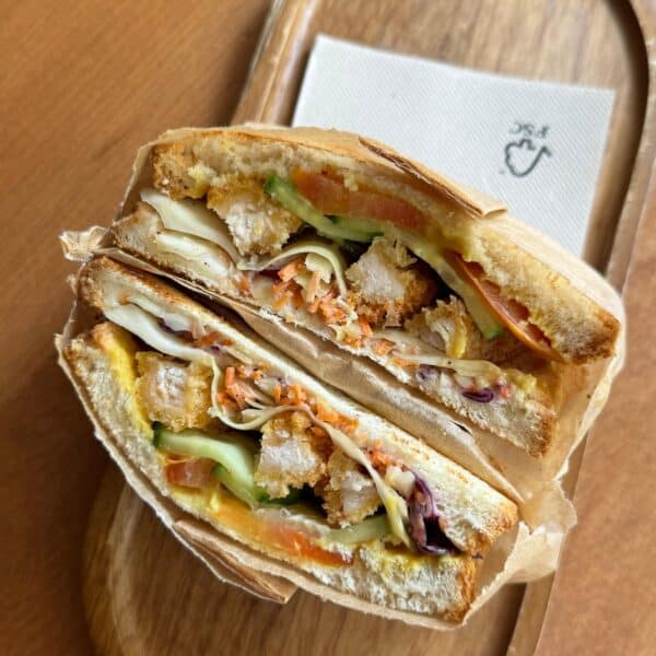 maluna coffee shop nice