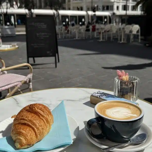 hug café nice