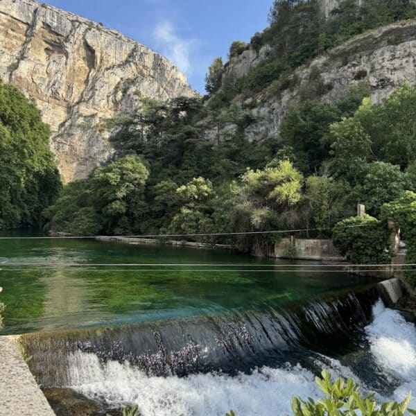 fontaine de vaucluse provence luberon
