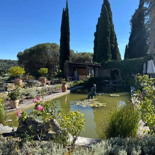 chateau lourmarin provence luberon vaucluse