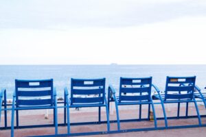 chaise bleu nice promenade des anglais