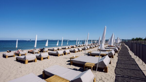 saliniers plage privée hyères
