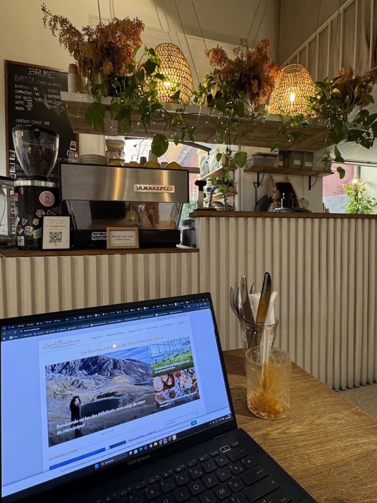 brume coffee shop nice